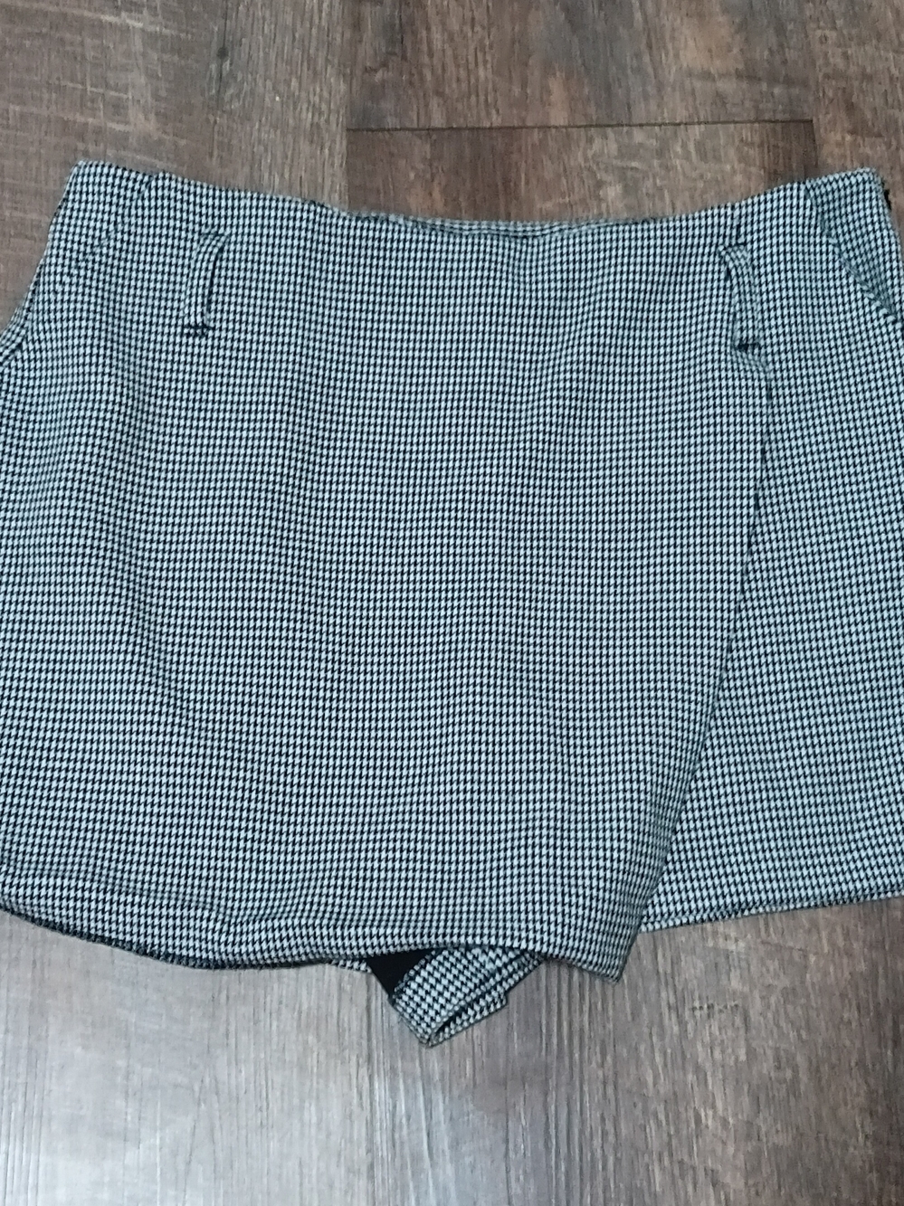 Zara Womens Black and White Houndstooth Skort
